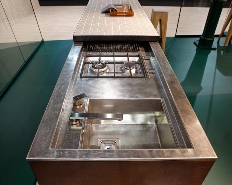 Compact In&Outdoor, Monobloque con cocina y mesa deslizante