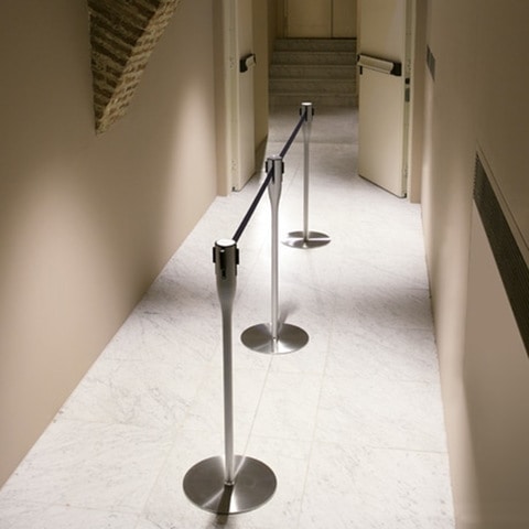 Battista column with stretchable tape, La oficina del complemento, columnas con cinta extraíble
