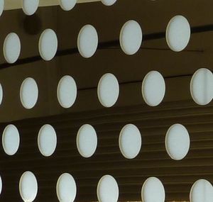 Oro lucido, Piezas personalizables de muebles de metal