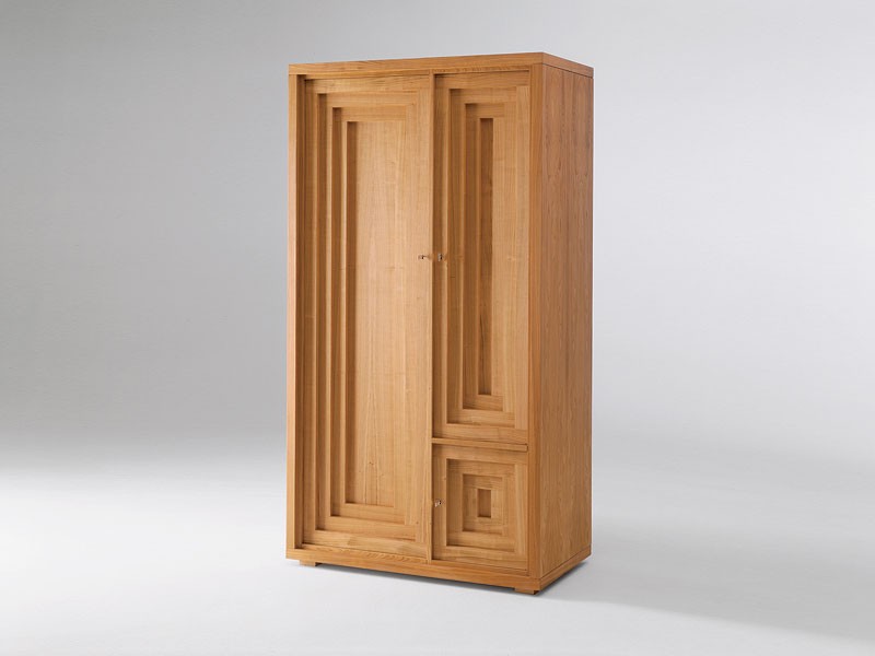 Josef Hoffmann wardrobe, Gabinete en madera natural de cerezo, tres puertas, diseño vienés
