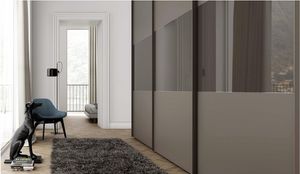 TRIS, Armario con puertas correderas, vidrio pintado