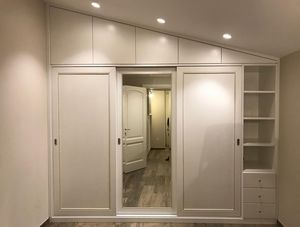 Armario �tico a medida, Armario a medida para buhardilla, con puertas correderas