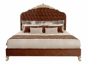 Cama 25-1020, Cama clsica coronada por una majestuosa cresta tallada a mano
