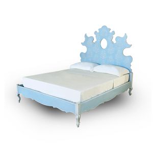 Cama de mariposas venecianas, Cama de salida con un diseo clsico.