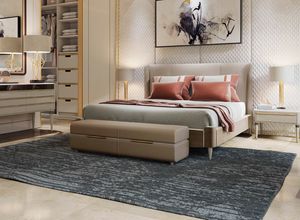 Roma Art. R 220, Cama tapizada, con patas torneadas