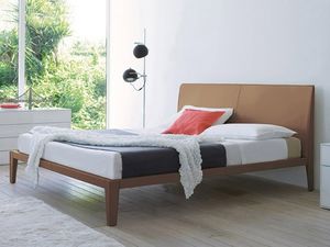 Slim cama, Cama con estructura cubierta en cuero