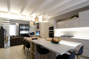 Eva cocina, Cocina moderna sin tiradores.