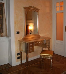 Toilette 1, Toilette con espejo, hecho de madera y cuero de oro