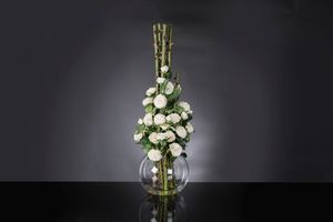 Eternity Penelope Column Roses, Arreglo floral en florero de vidrio