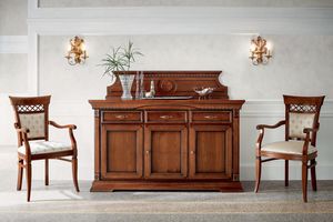 Art. 71CI05, Aparador de estilo cl�sico, en madera de cerezo.