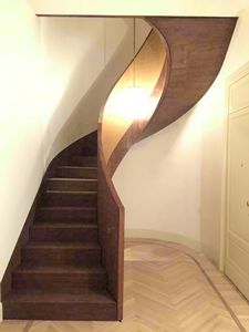 Art. E03, Escalera de madera curvada