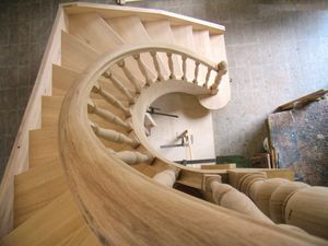 Art. E04, Escalera de caracol en madera