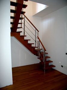 Art. G14, Escalera de madera moderna
