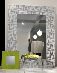 Art. 20800, Espejo con marco decorado con espirales