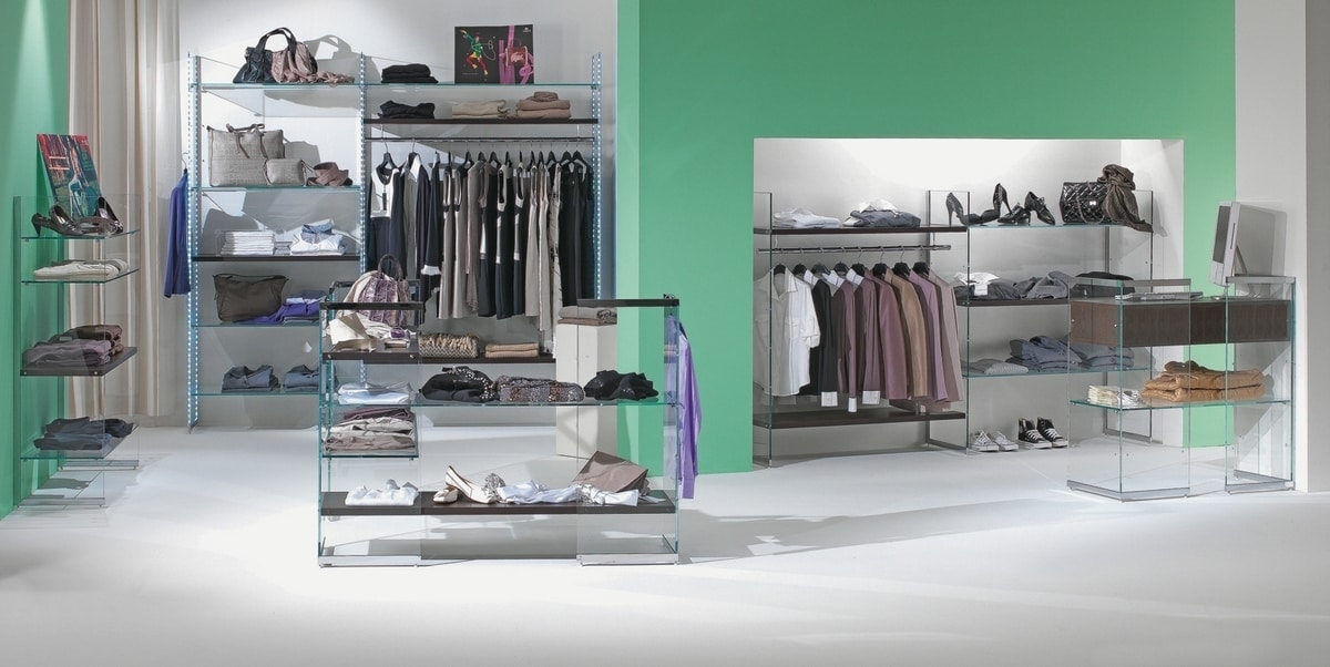 Muebles de vidrio para tienda de ropa. | IDFdesign
