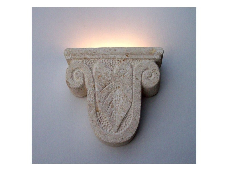 Ariete, Lámpara de pared, la forma de la cabeza de un carnero, hecho de piedra