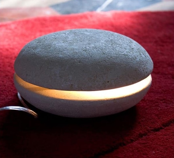 Big Mac, Pequeña lámpara de mesa, hecha de piedra