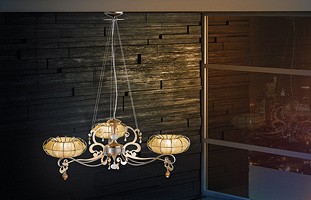 Dream chandelier, Lámpara con difusores en organza y pedrería de Swarovsky