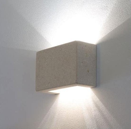 Quadra, Lámpara de pared de piedra