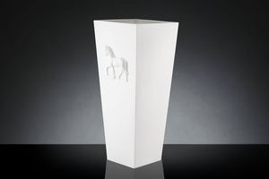 Cubo Horse Relief Vase, Florero de cermica decorativo