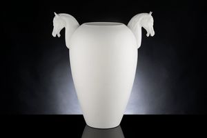Horse Big Vase, Florero decorativo en cerámica trabajada