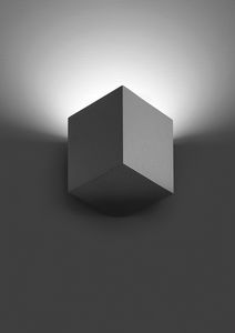 Skrubo, Lmpara de pared en forma de cubo