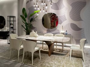 ARCO, Mesa con patas de madera curvadas.