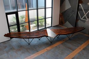 Falco, Mesa con imponente tapa en cedro del Lbano tallado