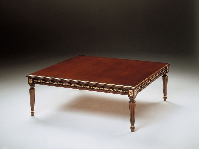 Art. 261/Q, Pequeña mesa clásica en madera tallada, para sala de estar