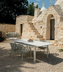 LEVANTE MEDIUM, Mesa de exterior extensible, en aluminio y porcel�nico.