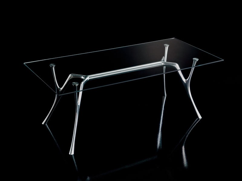 Pegaso 2, Diseño de tabla de aluminio con tapa de cristal transparente