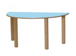 IT_S, Mesa de madera, con la forma de semicírculo, para los niños