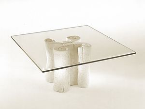 Pergamena, Mesa de centro con tapa cuadrada de vidrio, base de piedra