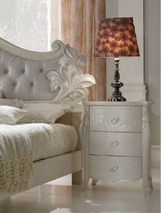 I Sogni Art. 566, Mesa de noche de madera con un dise�o cl�sico