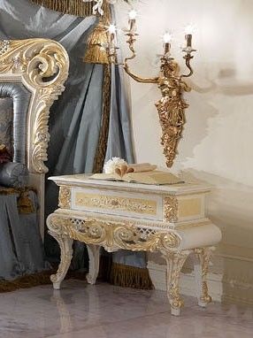 Royal mesilla de noche, Mesa de noche en madera decorada a mano, para el refinado del hotel