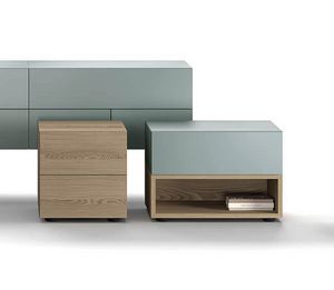 Climb, Mesita de noche moderna, de l�neas esenciales.