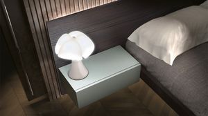 Climb, Mesita de noche de pared, con un dise�o minimalista