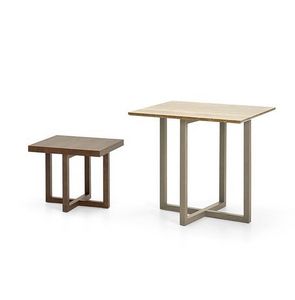 Sidney tavolini quadrati, Squared mesas pequeas, en madera de fresno, con estilo minimalista