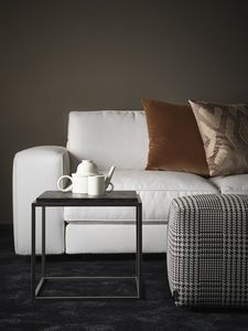 Silhouette, Mesa de centro elegante con diseo minimalista, tapa de mrmol.