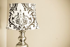 Pantalla para lmpara de mesa 01, Pantalla en tela decorada en blanco y negro