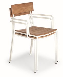 Ivy PT, Silln con estructura metlica y asiento de madera y respaldo adecuado para uso al aire libre