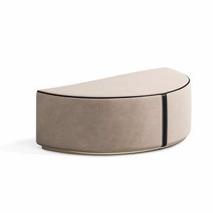 Erik 0381, Pouf con forma de semicrculo