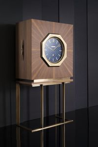 Ribot Art. 105.851, Mueble con el reloj, la base de latn antiguo