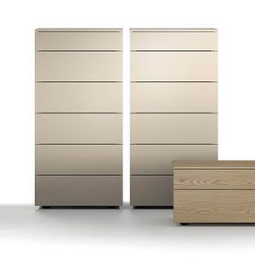 Wide, C�moda semanal con un dise�o contempor�neo.