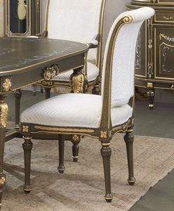 Art. L-901 K, Silla en madera, lacado negro craquel sobre fondo de oro, asiento y respaldo tapizados, de estilo clsico