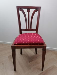M 601, Silla de madera con asiento acolchado