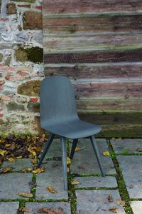 SLIM silla con base de madera, Silla con cscara de roble y patas de madera