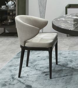 Luna silla, Silla con respaldo envolvente