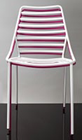 Link, Apilables silla de metal con líneas horizontales de dibujo