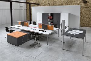 Zefiro comp.10, Mesas modernas adecuadas para la oficina operativa